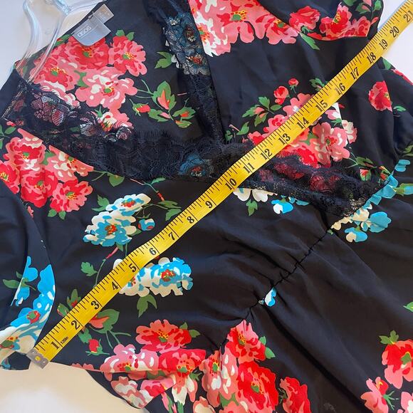 ASOS Floral Surplice Top Womens Size 8 Black Pink Blue Lace Trim Peplum Blouse - Picture 8 of 9